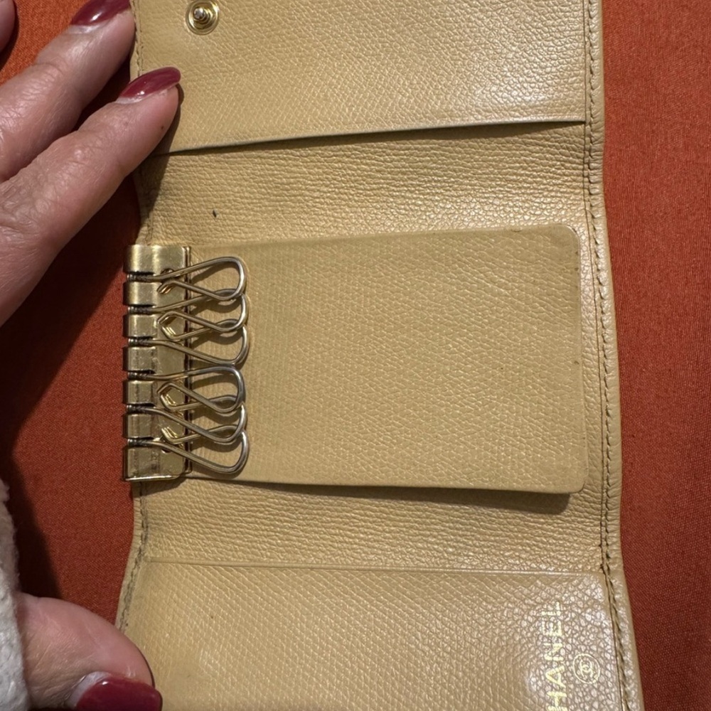 Chanel Tan Key Card Holder Leather Compact - Picture 5 of 6